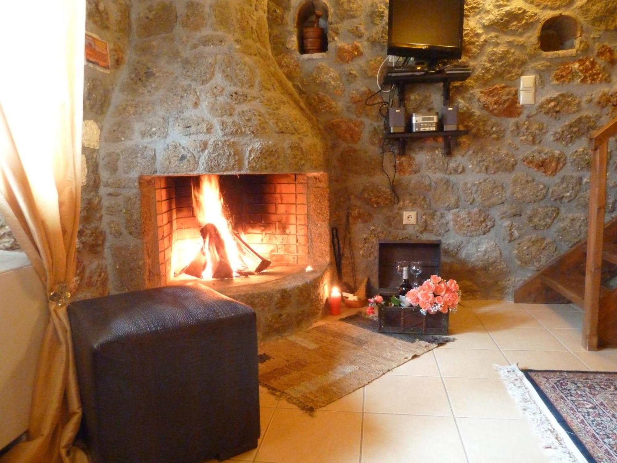 Theasis Suites-Ορεινή Φιλοξενία Kato Sinikia Trikalon Exterior foto