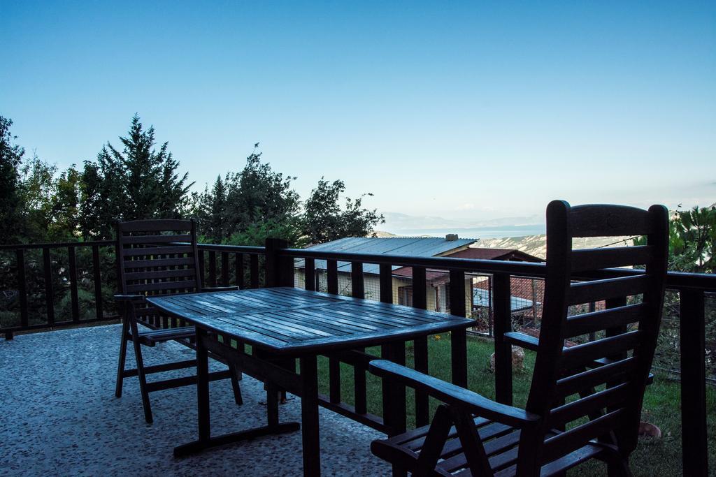 Theasis Suites-Ορεινή Φιλοξενία Kato Sinikia Trikalon Exterior foto